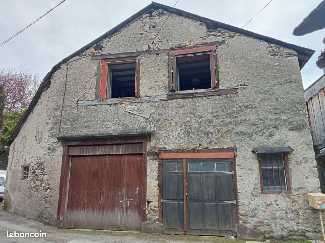 Maison 3 pièces 81 m² · à Massat · 81 m² · 40 000 €