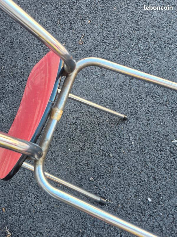Lot de 4 anciennes chaises en formica rouge (image 6)