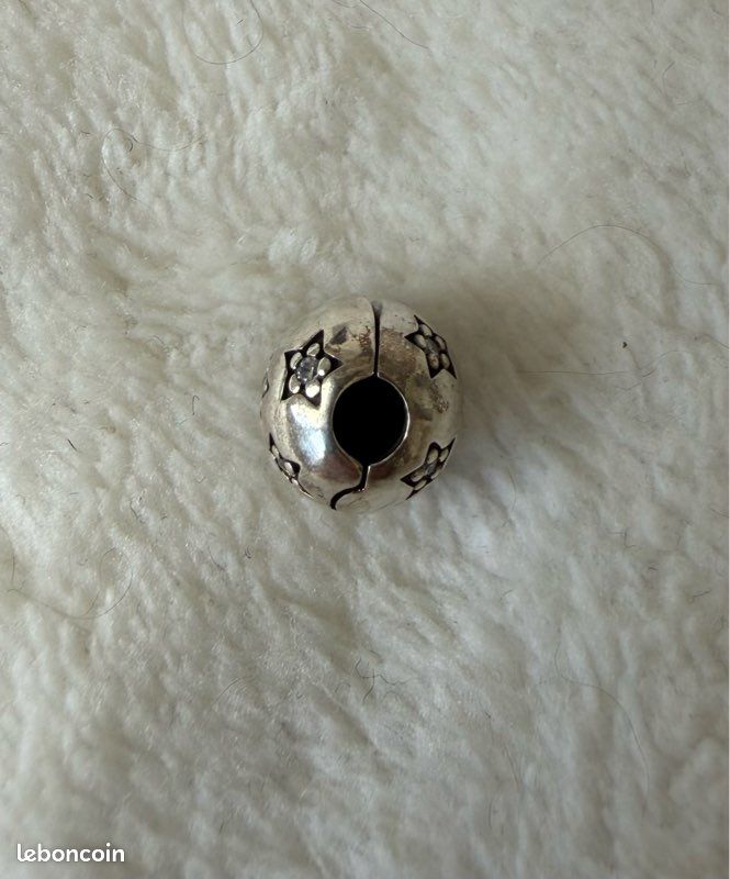 Charm Pandora boule en argent comme neuf (image 2)