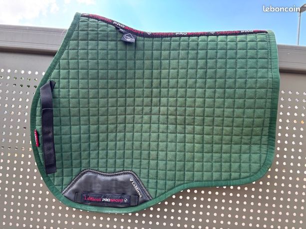 Tapis De Selle Lemieux – Vert Sauge, Soie, Taille S/M, Avec Chapeau Assorti