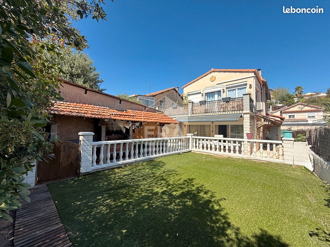 Maison 8 pièces 148 m² · à Marseille · 148 m² · 560 000 €