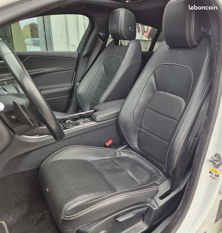 Jaguar xe 180 r-sport awd bva - toit ouvrant (image 16)