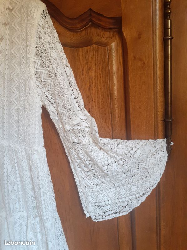 Robe dentelle blanche manches 3/4 (image 4)