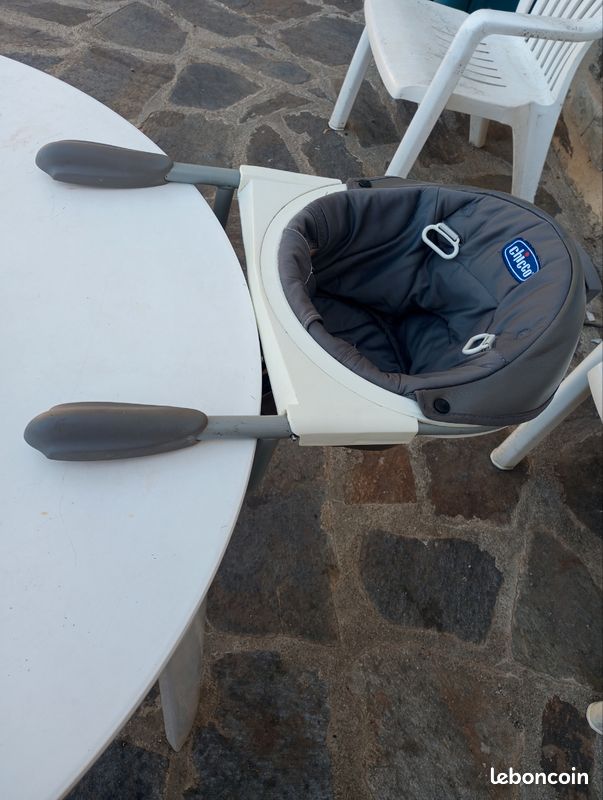 Siège bébé de table pivotant (image 1)