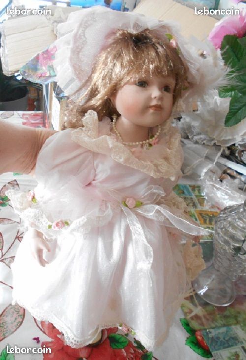 Poupée en porcelaine (image 8)