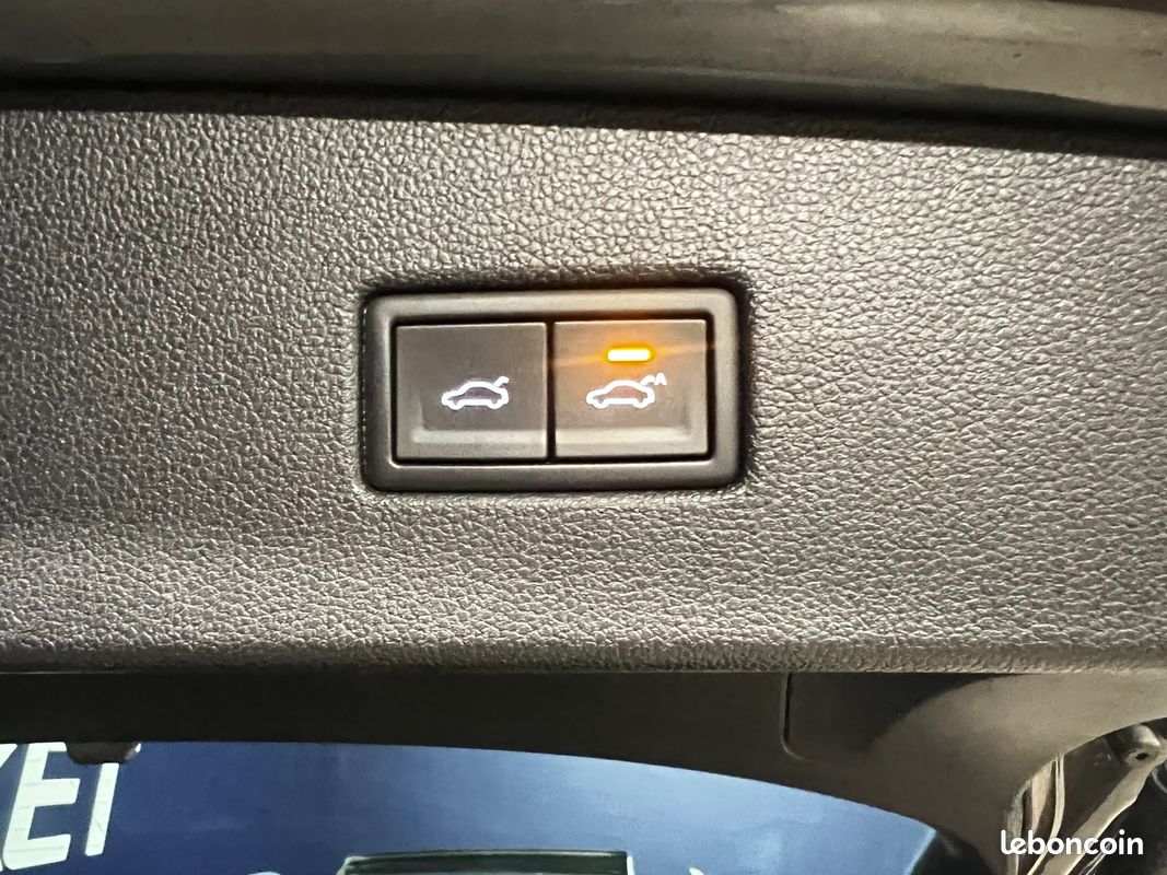 VOLKSWAGEN Tiguan 2.0 TDI 150ch Confortline - Boîte auto - CarPlay - Toit ouvrant panoramique - Régulateur de vitesse - Caméra de recul (image 22)