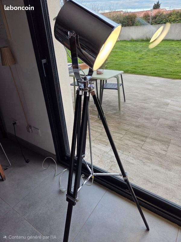 Lampadaire Trépied Style Industriel - Projecteur Cinéma - Inspire (image 3)