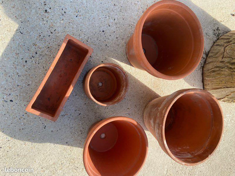 Lot de pots de fleurs en terre cuite (image 1)
