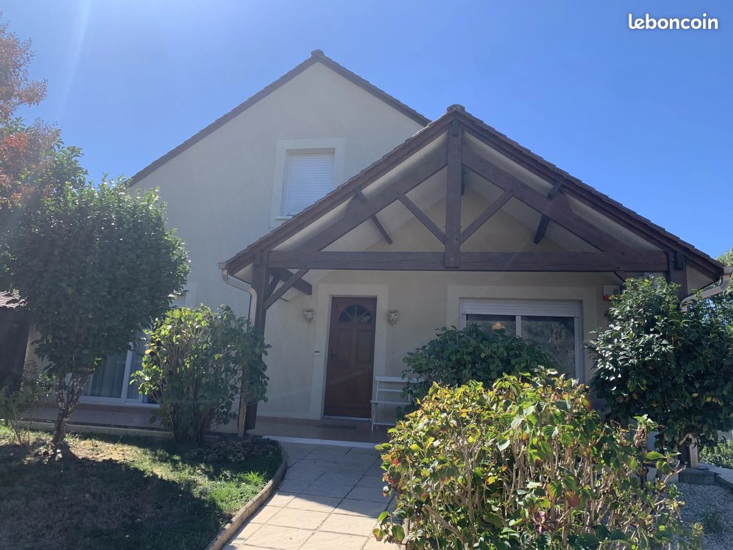 Maison 13 pièces 218 m² · à Saint-Saud-Lacoussière · 218 m² · 214 000 €