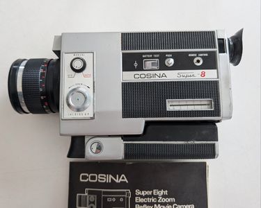 CAMERA SUPER 8 COSINA // VINTAGE