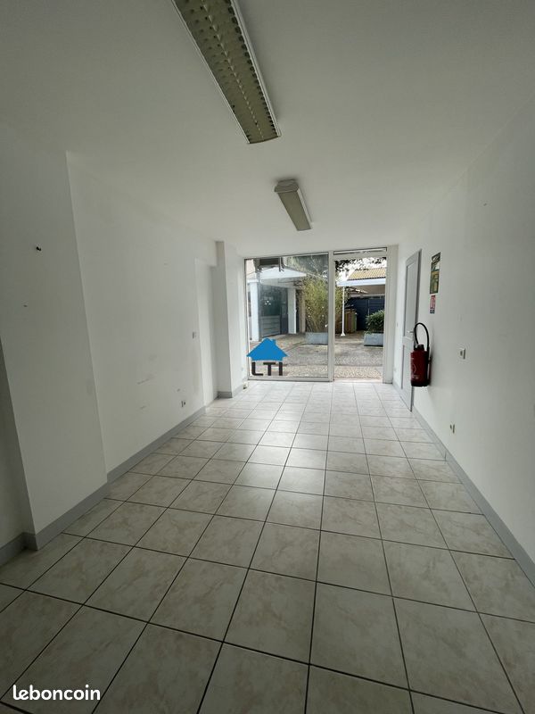 Local commercial 43 m² Le Grand-Village-Plage (image 2)