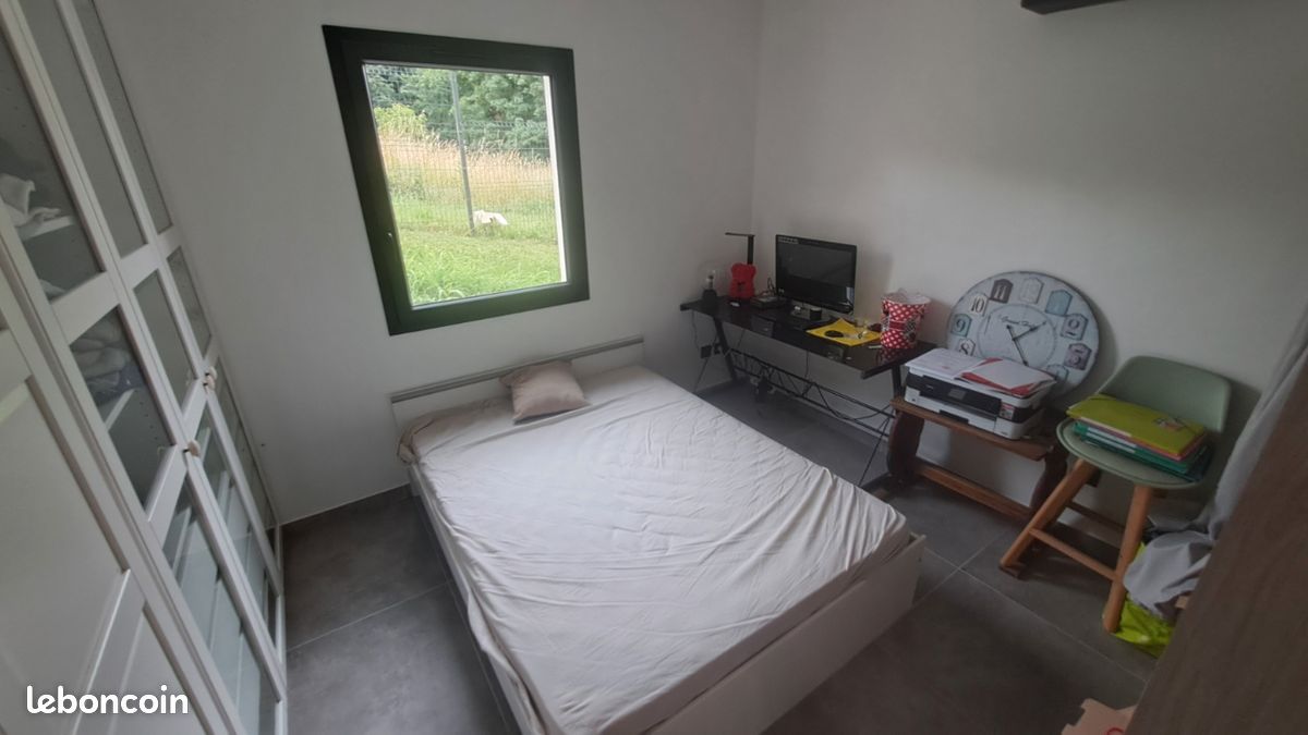 Local commercial 1 pièce 12 m² · à Bourgoin-Jallieu · 12 m² · 350 €/mois