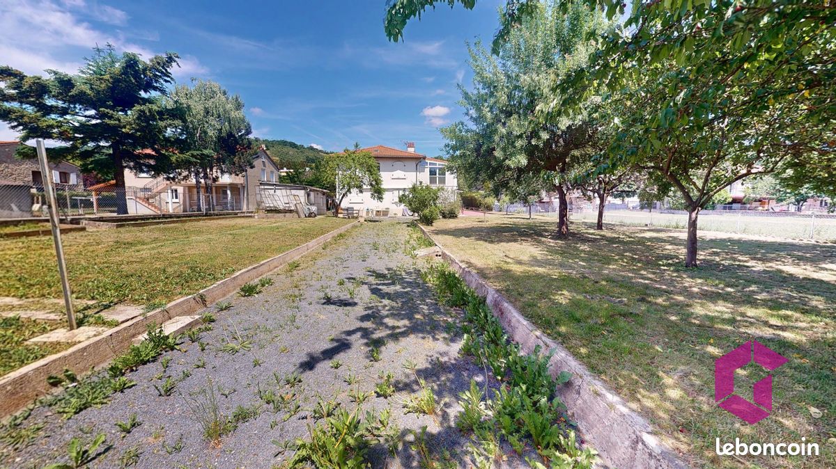 Propriété 9 pièces 238 m² (image 3)