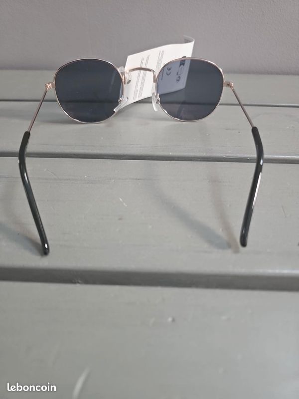 Lunettes de soleil rondes dorées – Style vintage (image 2)