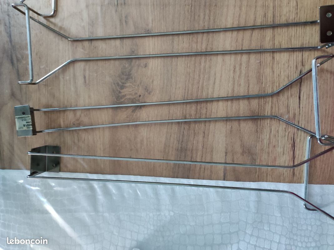 Range verre suspendu (image 1)