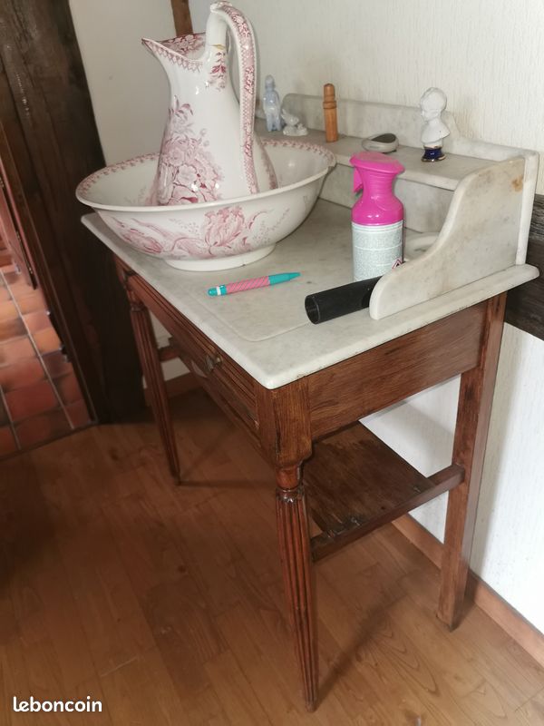 Table de toilette (image 1)