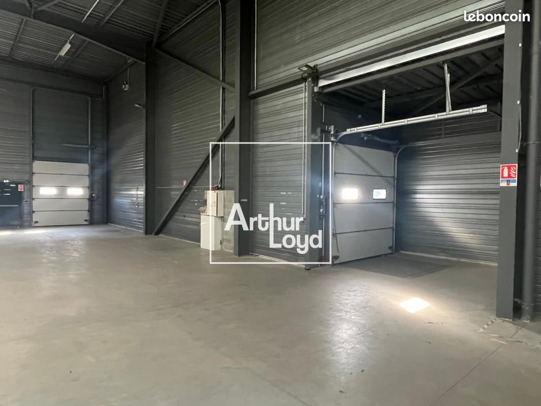 Local industriel 1 022 m² (image 7)