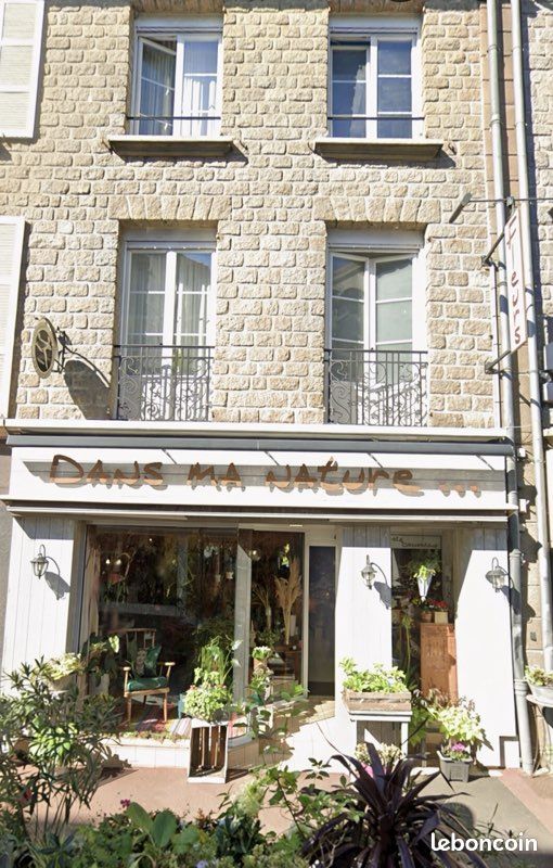 Immeuble 10 pièces 170 m² · à Condé-en-Normandie · 170 m² · 150 000 €