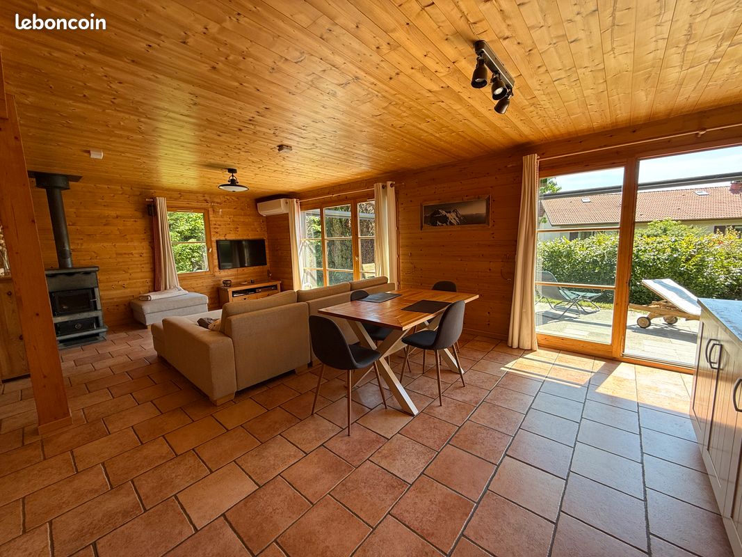 Maison 7 pièces 130 m² · à Grilly · 130 m² · 895 000 €