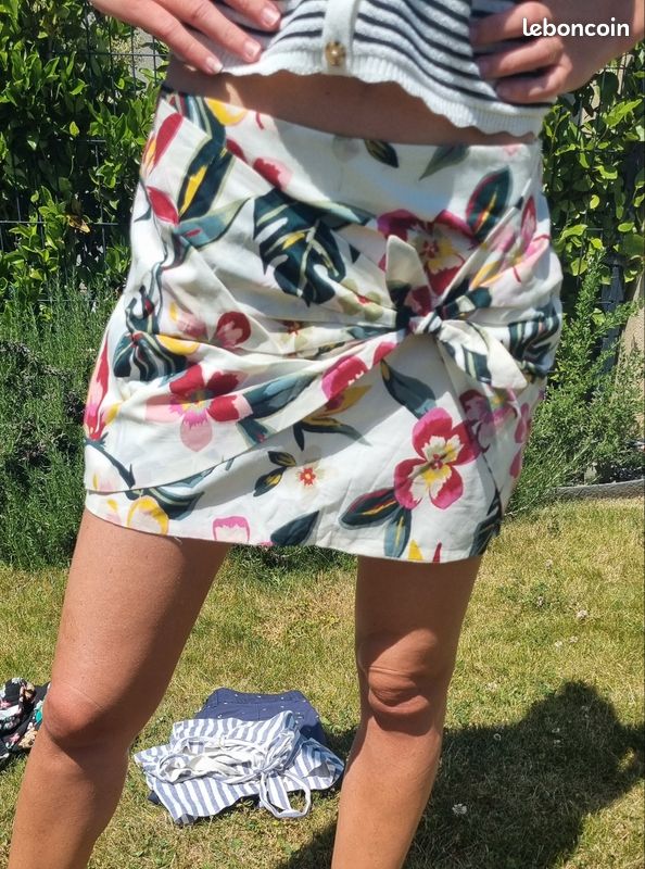Jupe H&M Noire - Taille L - Longueur Midi - Coupe A-Line - Neuf Sans étiquettes