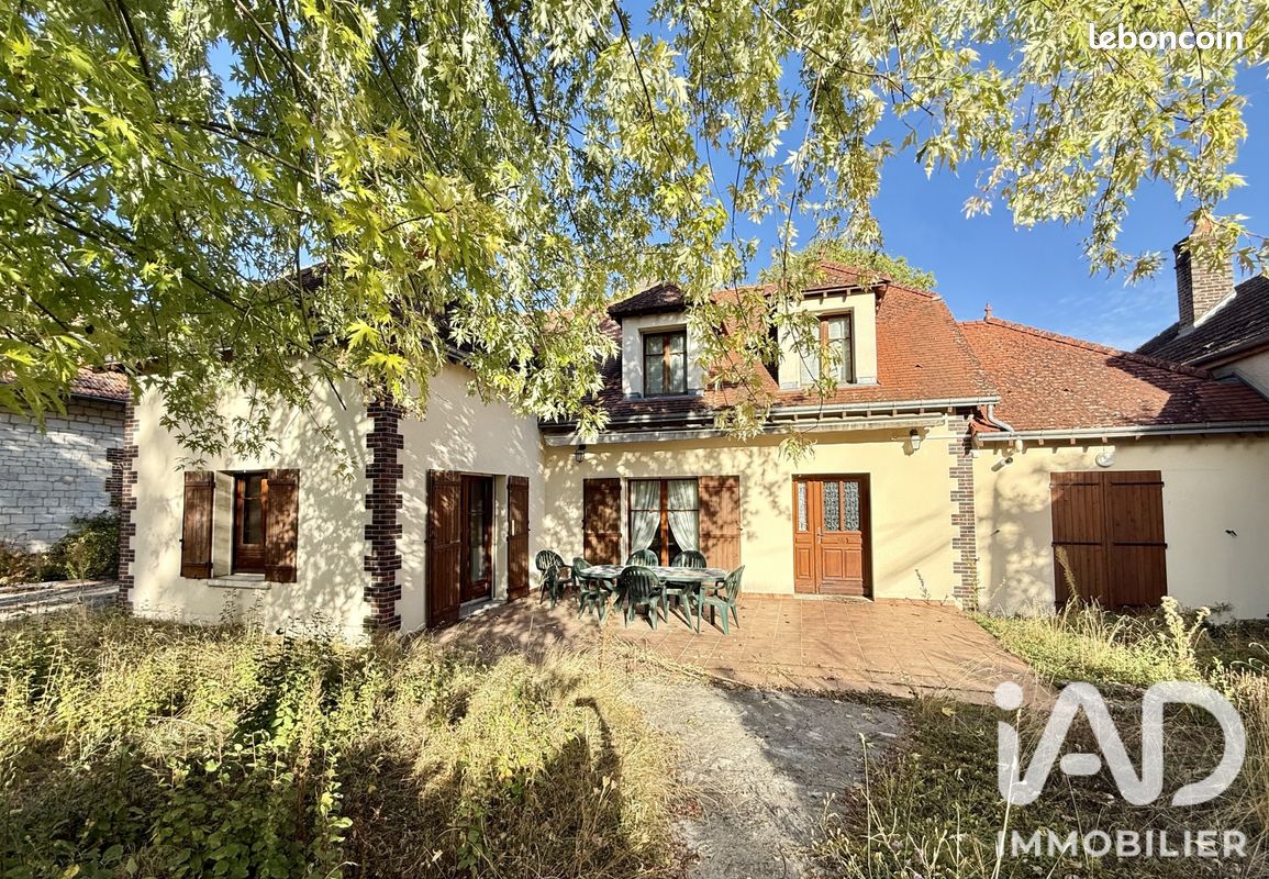 Maison 8 pièces 186 m² · à Bouilly · 186 m² · 300 000 €