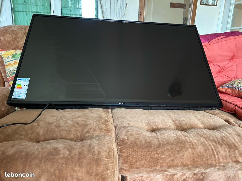 Téléviseur AKAI 124cm (image 2)