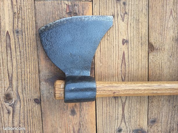 N° 256 OUTIL ancien Old Axe Hache de Charpentier Pour Droitier, Forgée EUR 70,00 - PicClick FR