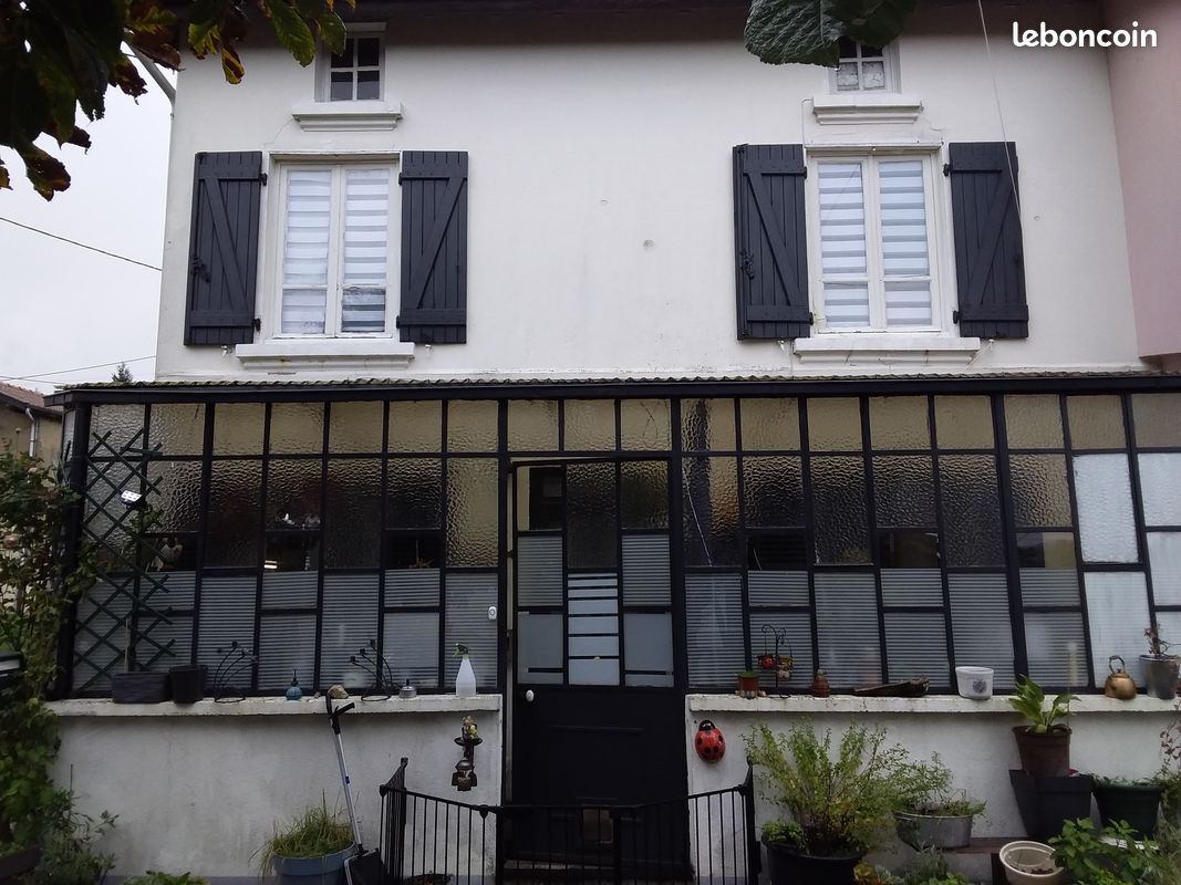 Maison 5 pièces 122 m² · à Viscomtat · 122 m² · 33 000 €