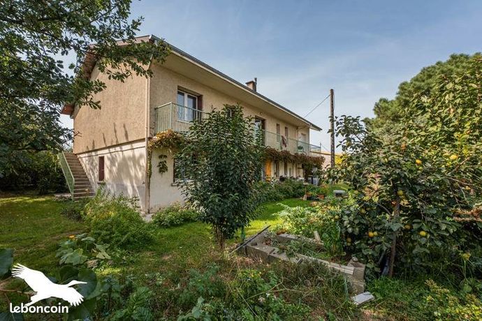 Immeuble 131 m² Roques