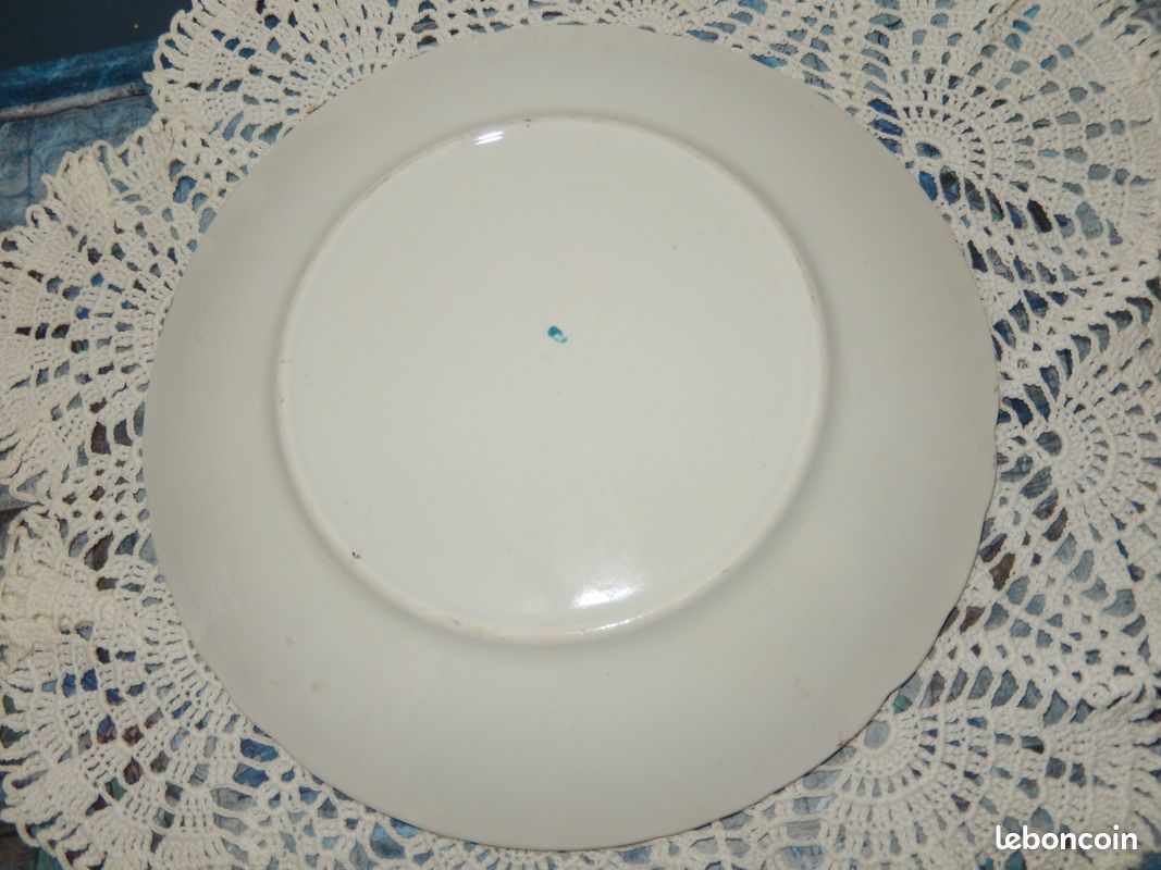 Assiette en barbotine - motif de roses - anciennes (image 3)