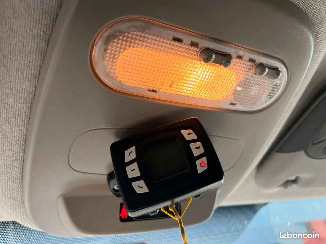 Renault trafic fourgon frigo l1h1 1000 kg 2.0l dci 120ch confort (image 24)