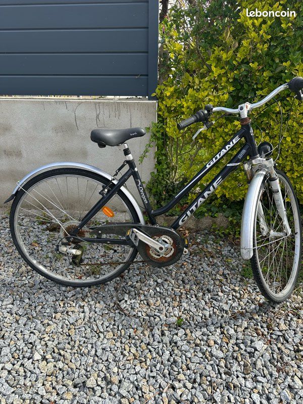 Vélo femme gitane à rénover prix a débattre Vélos