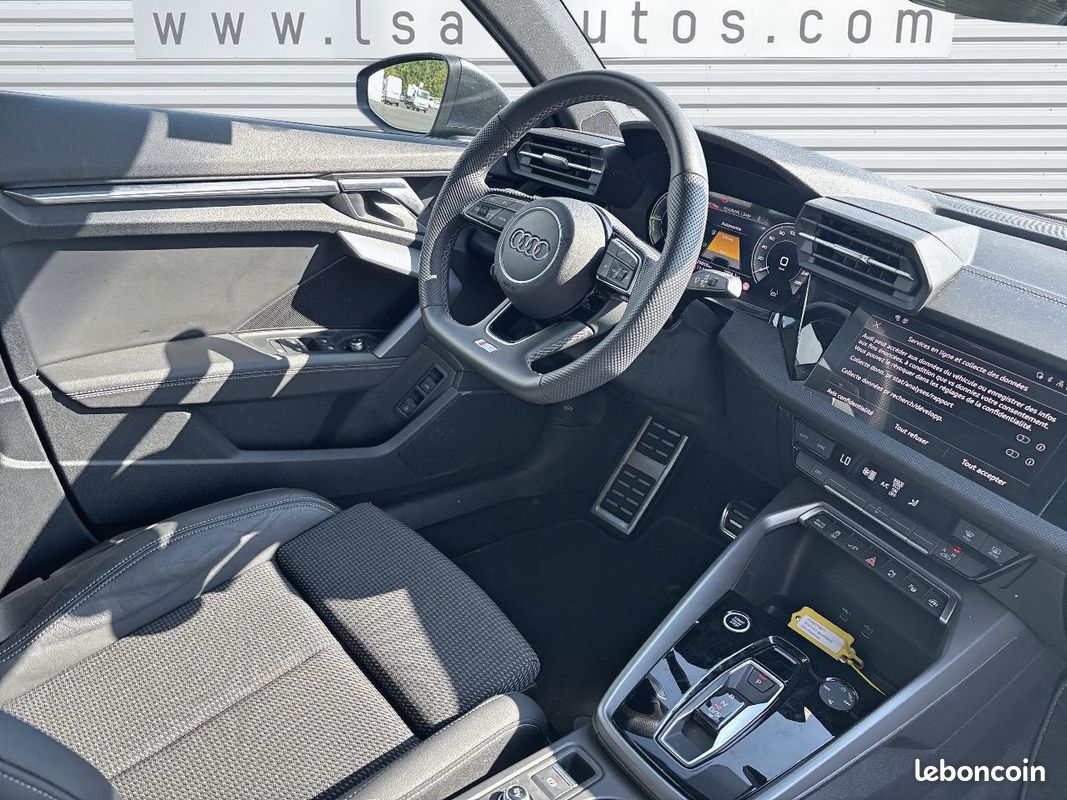 AUDI A3 SPORTBACK 40 TFSI e 204 S-Tronic 6 S-line (image 16)
