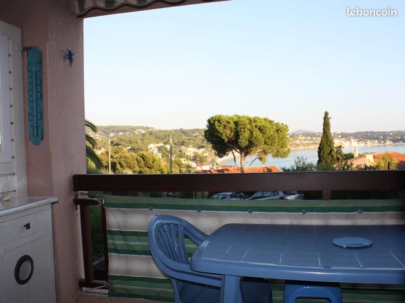Bel appartement vue mer avec terrasse à Bandol (image 1)