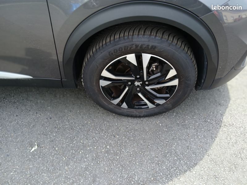 Peugeot 2008 (2) BLUEHDI 130 EAT8 ALLURE PACK (image 18)