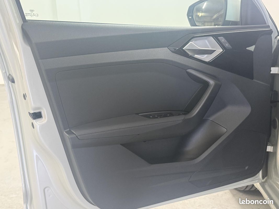 AUDI A1 Sportback 25 TFSI 95 ch S tronic 7 Design (image 12)