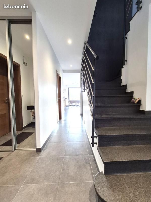 Maison 10 pièces 199 m² (image 2)