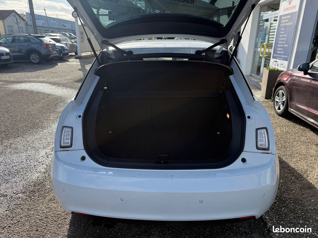 AUDI A1 S LINE 1.4 TFSI 122 CH Entretenu (image 5)