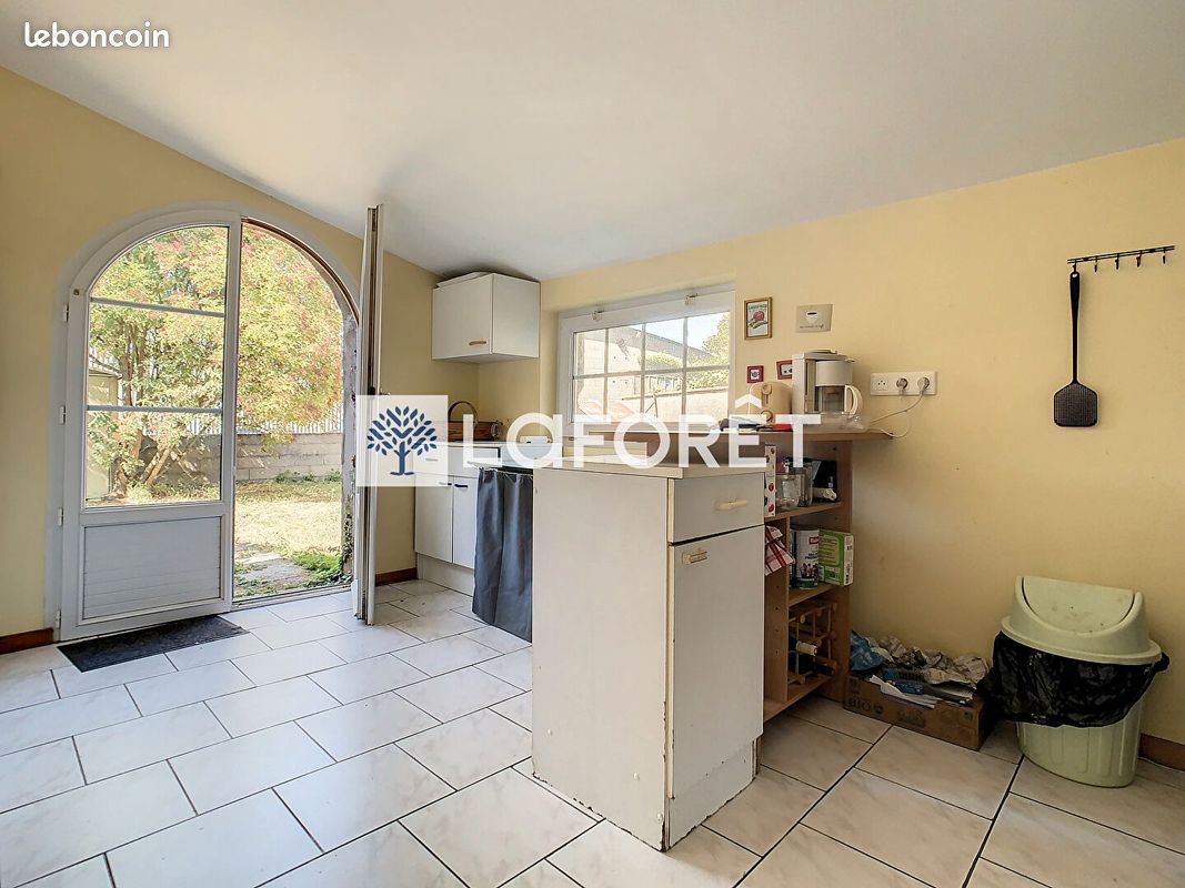 Maison 6 pièces 182 m² - Thouars 79100 (image principale 9)
