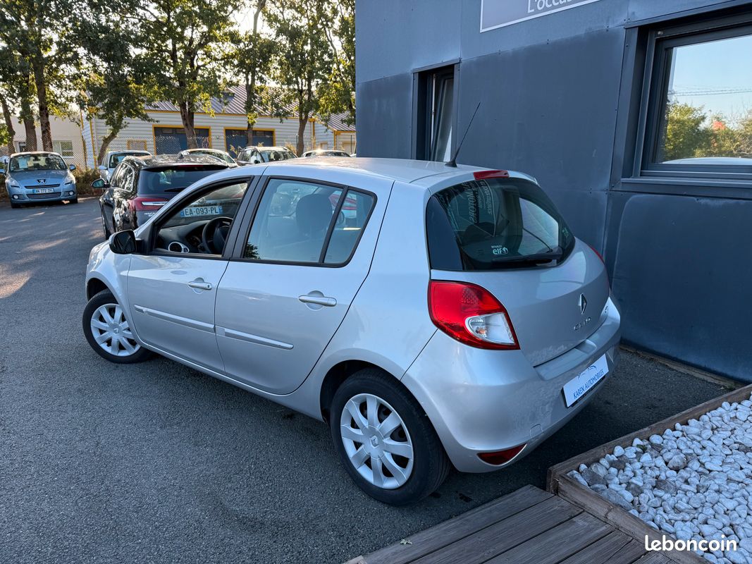 RENAULT Clio 1.5 dCi 75ch Expression eco² (image 2)