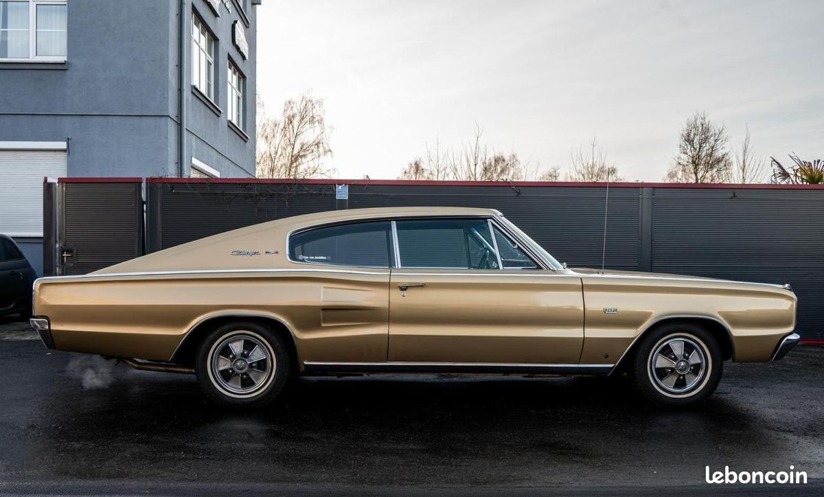 Dodge Charger 6.2 V8 – Collection 1967 325 ch (image 6)