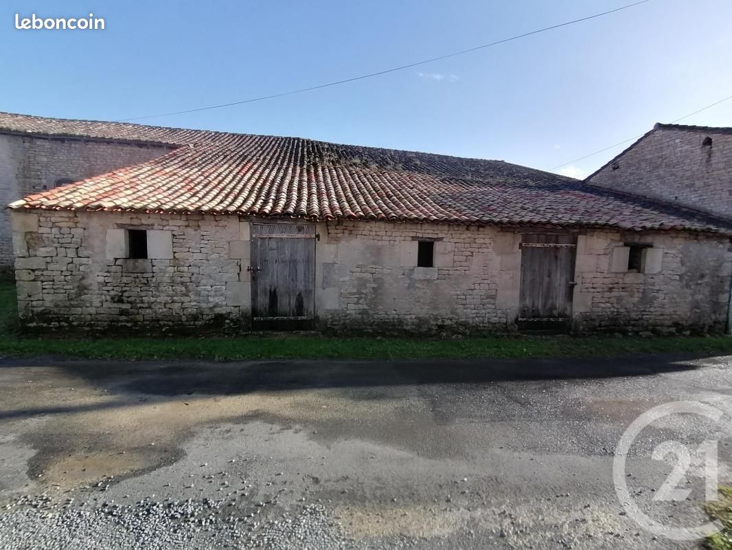 Maison 12 pièces 343 m² - Valdelaume 79110 Pioussay (image principale 15)