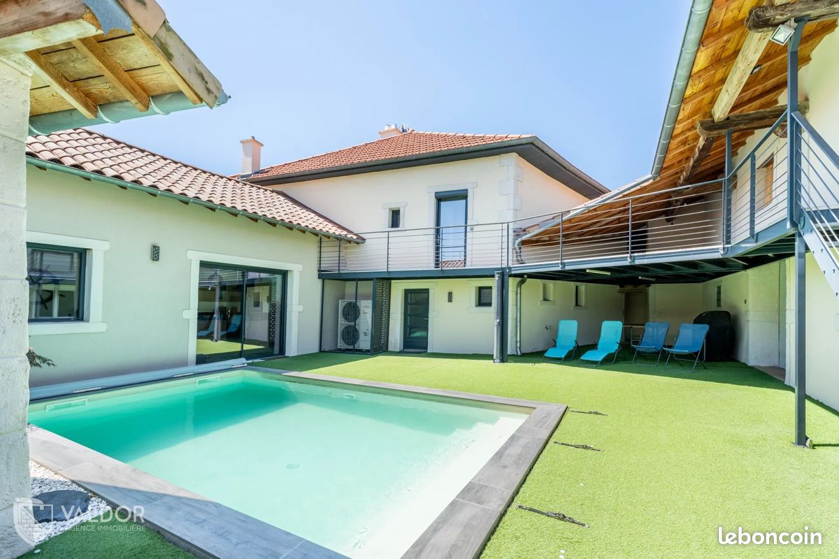 Maison 5 pièces 225 m² · à Cormoranche-sur-Saône · 225 m² · 485 000 €