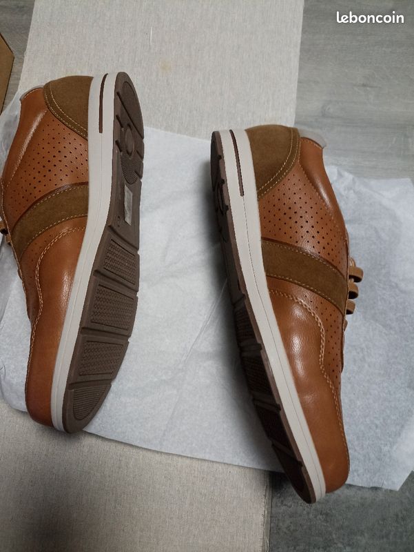 Chaussures marron homme taille 43 neuves dans boîte d'origine