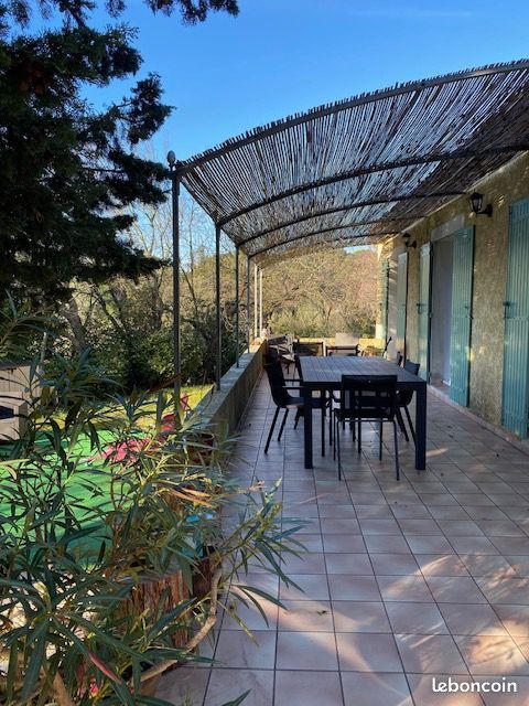 Maison 6 pièces 163 m² · à Nîmes · 163 m² · 1 450 €