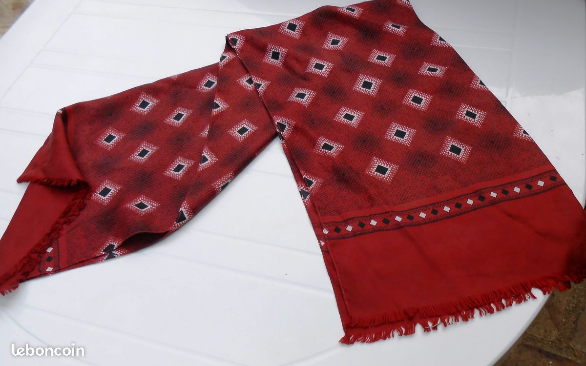 Lot de 2 écharpes synthétique 1.30 x 60 cm (vic) (image 5)
