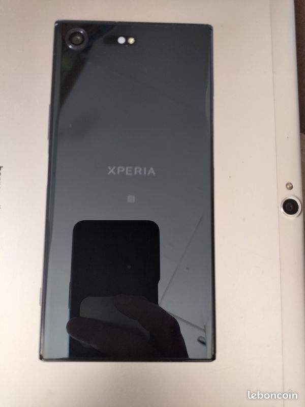 Sony Xperia ref G8141 état proche du neuf (image 2)