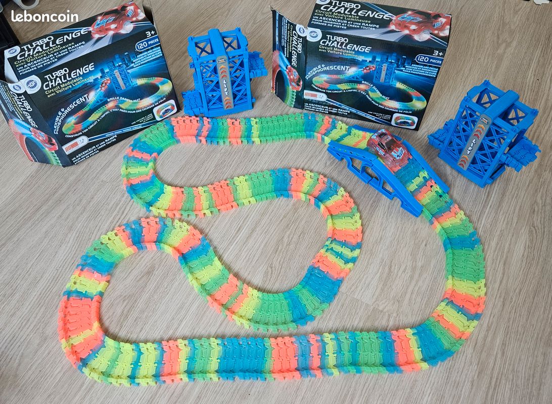 Lot jeux de construction et circuits et dominos (image 4)