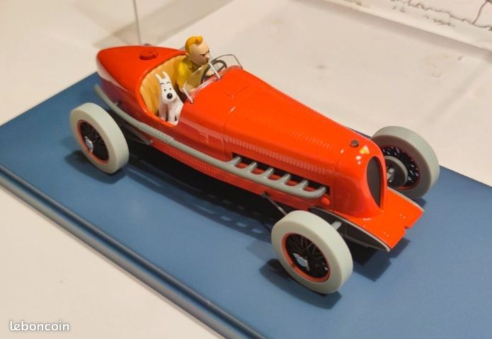 Bulle en Stock - EN VOITURE TINTIN (ATLAS) 02 LE BOLIDE ROUGE DES