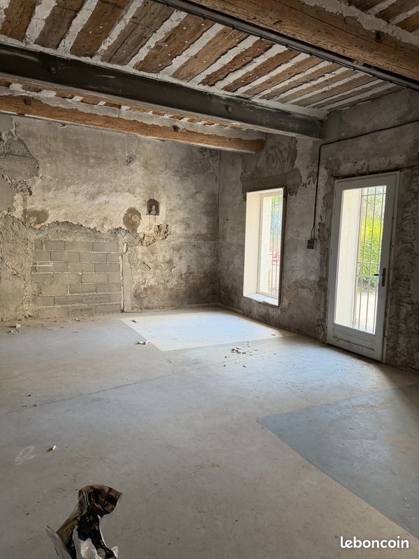 Appartement 1 pièce 69 m² · à L'Isle-sur-la-Sorgue · 69 m² · 149 000 €